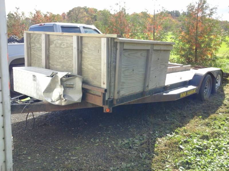 lot 4 image: 2005 HRCR Wood Flatbed Dual Axle Trailer