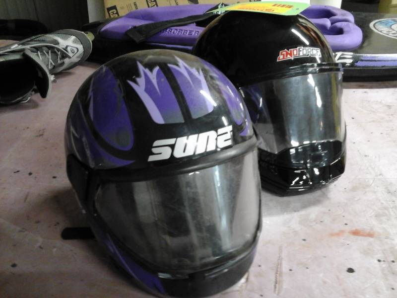 lot 28 image: Lot of (2) Sure 1300g Small Full Face Helmet, Yamaha XXL Snell M90 Full Face Helmet