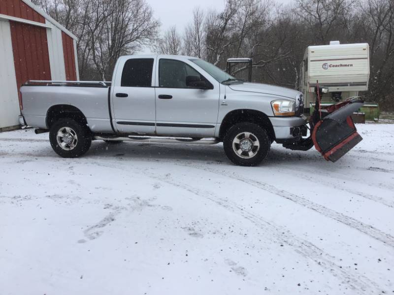 lot 7 image: 2006 Dodge Ram 2500 Big Horn Edition 4-Door Extended Quad Cab Pickup Truck