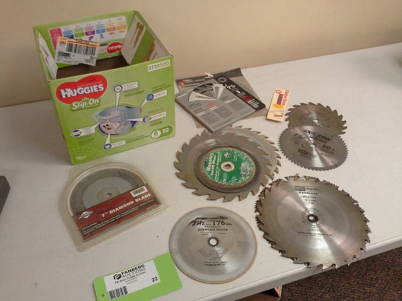 lot 22 image: Table SawCircular Saw Blades, Sabre Saw Blades