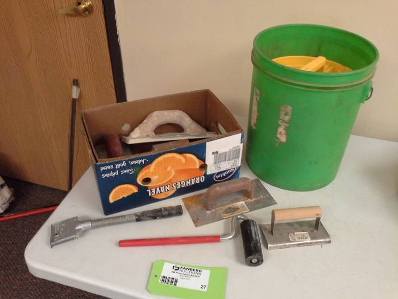 lot 27 image: Bucket Boss Bucket Stacker Parts Trays, Plastic Bucket, Scraper, Paint Roller, Trowels, Paint Scrapers