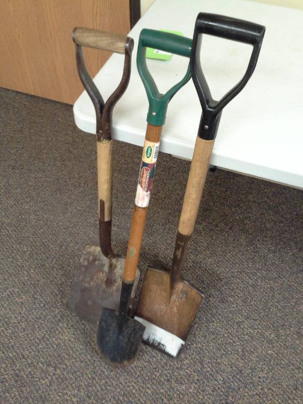 lot 39 image: Spade, Two Shovels