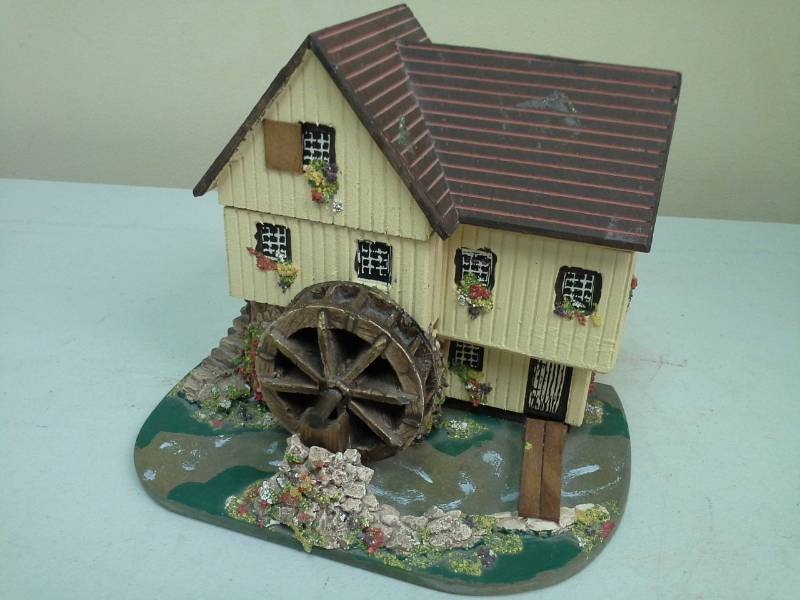 lot 83 image: Water Wheel House Music Box