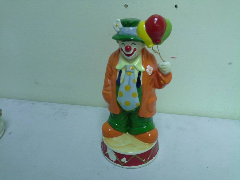 lot 96 image: Enesco Musical Ceramic Clown Music Box
