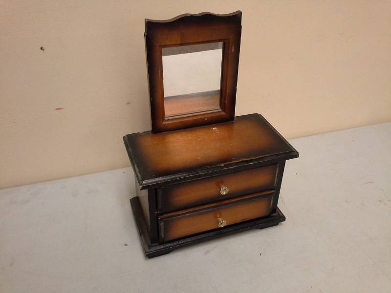 lot 105 image: Wood Dresser with 2-Drawers and Mirror Music Box