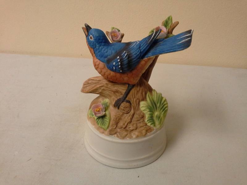 lot 107 image: Blue Bird Music Box