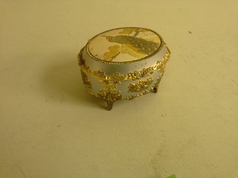 lot 108 image: Jewelry Box Music Box