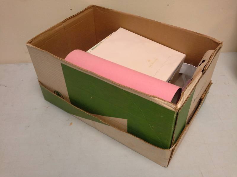 lot 127 image: Craft Supplies
