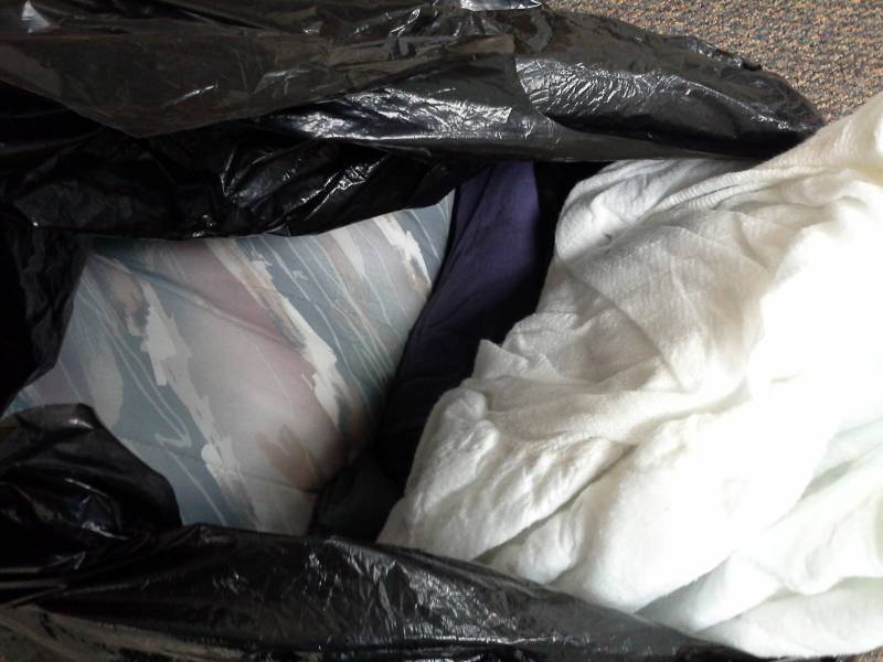 lot 145 image: Bedspreads, Sheets, Dust Ruffles Twin Size, Sheet Full Size