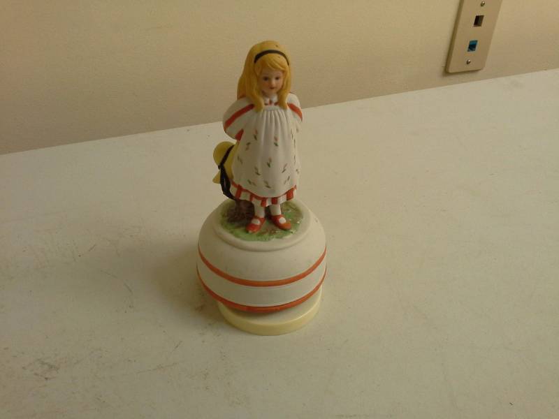 lot 161 image: Schmid Girl Standing Music Box