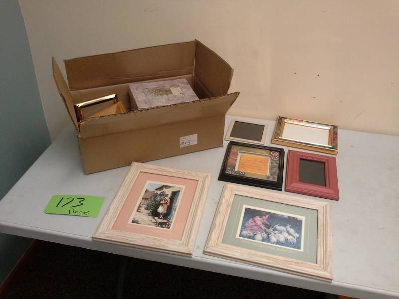 lot 173 image: Picture Frames