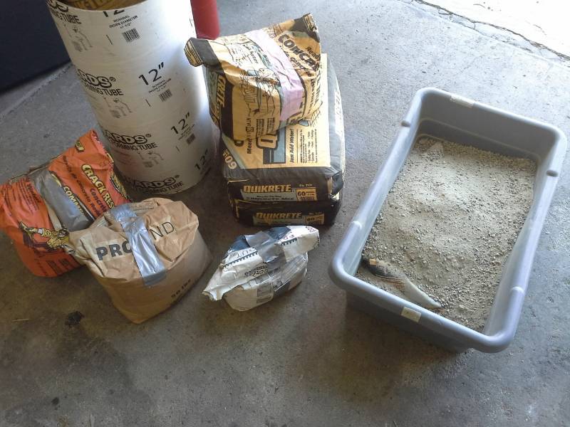 lot 10 image: Quikrete Concrete Mix, Concrete Mixing Tray