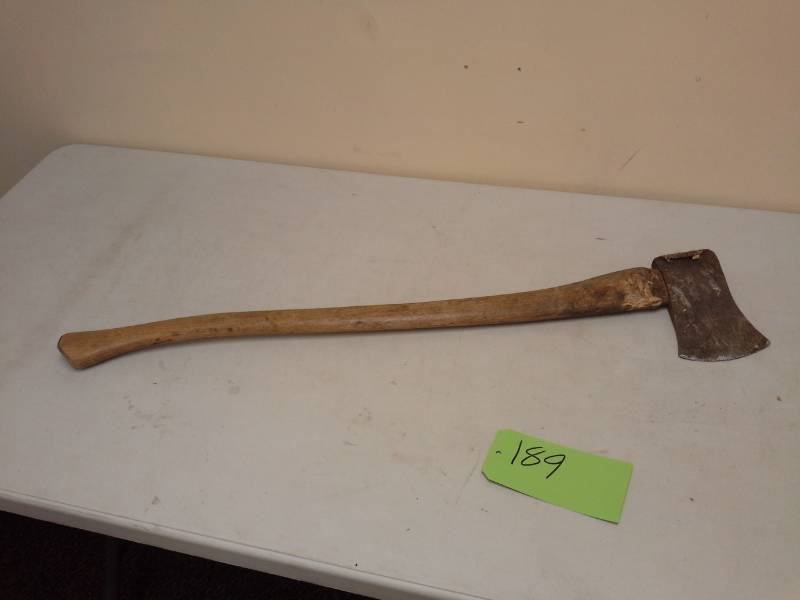 lot 189 image: Axe