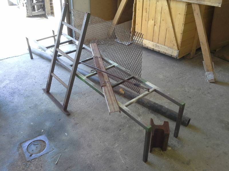 lot 192 image: Metal Ladder, Chimney Sweep Extensions, Other