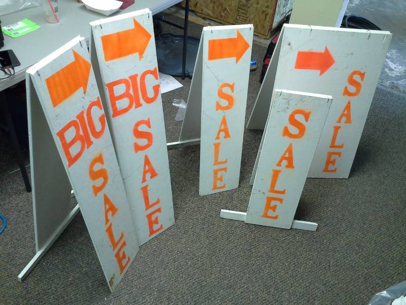 lot 196 image: Lot of (6) SALE Sign Stands