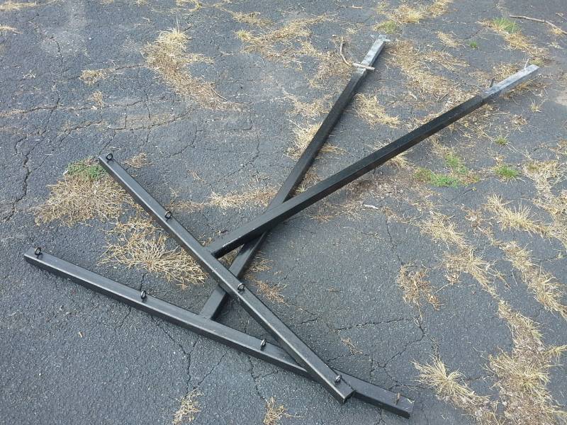 lot 198 image: Outdoor Clothes Dry Poles with Line