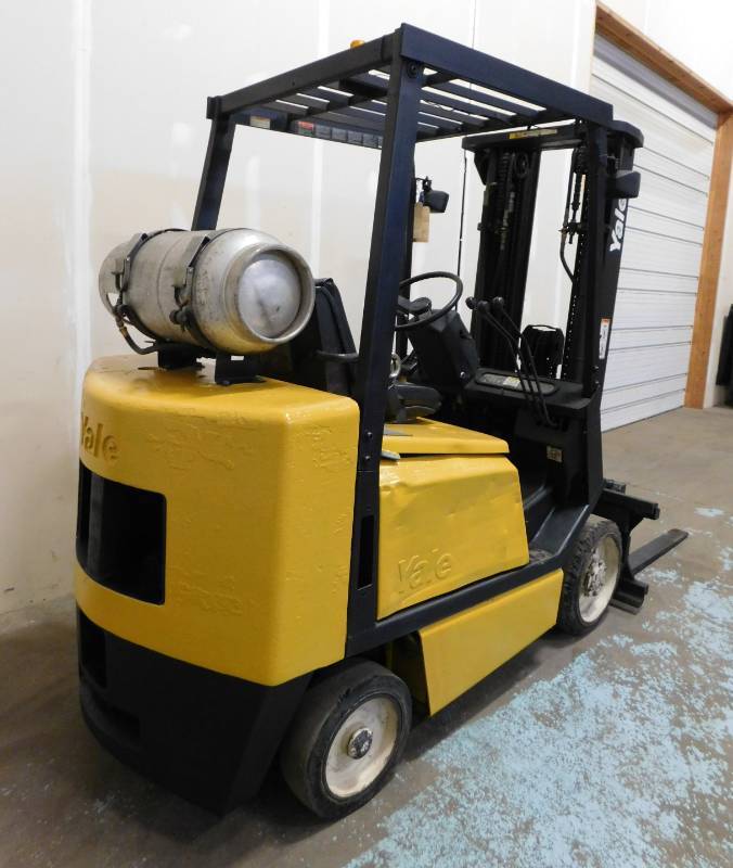 lot 1 image: 5000lb Yale GLP050 LP Forklift