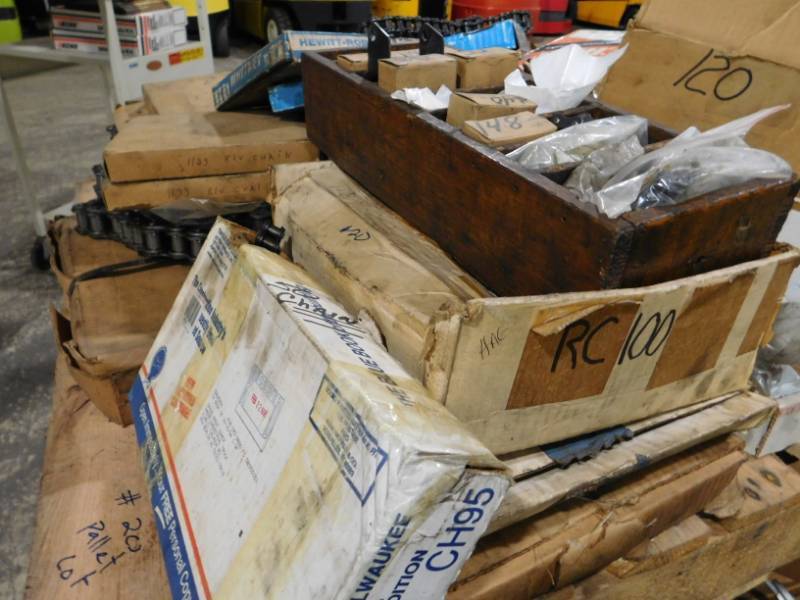 lot 20 image: Large Lot of Misc. Forklift Chains