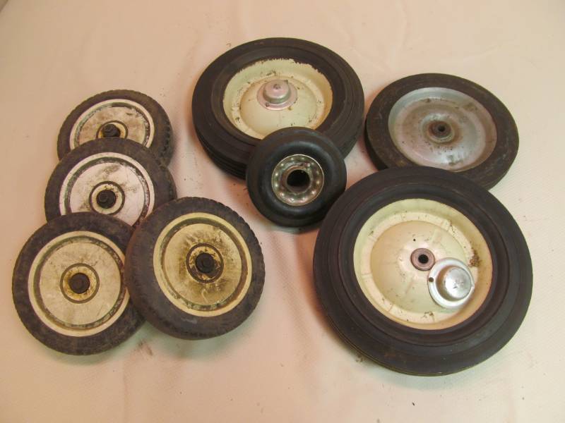 Lawnmower wheels