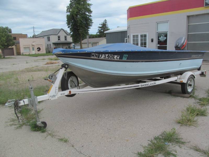 1988 Smoker Craft Boat