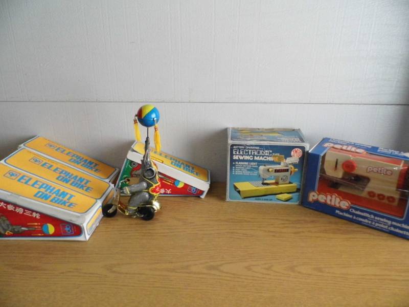 lot 33 image: Toys