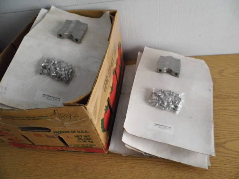 lot 36 image: Lot of 14 Hardware Brackets