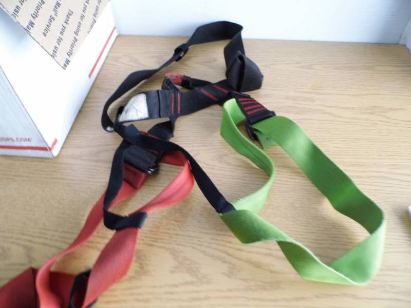 lot 37 image: Lot of 20 Climbing Harnesses  - 30 Carabiners