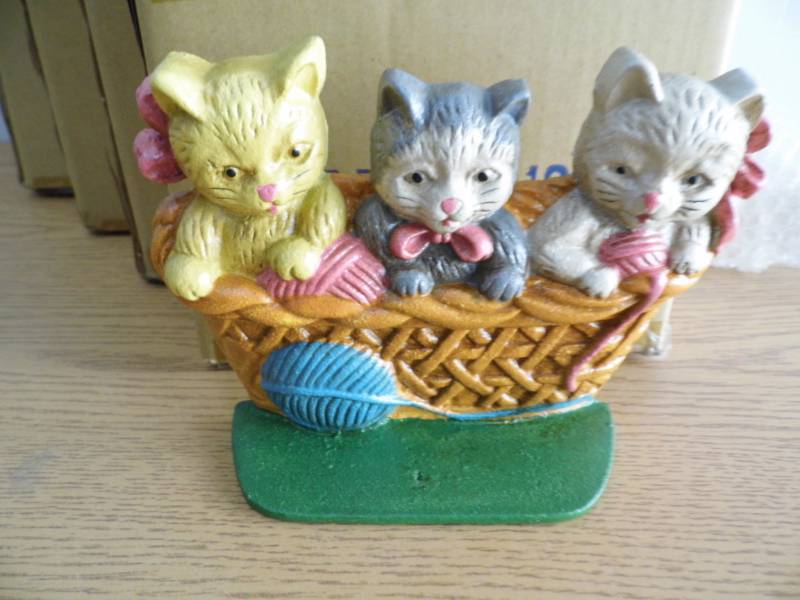 lot 38 image: Lot of 5 New Metal Cat Doorstops