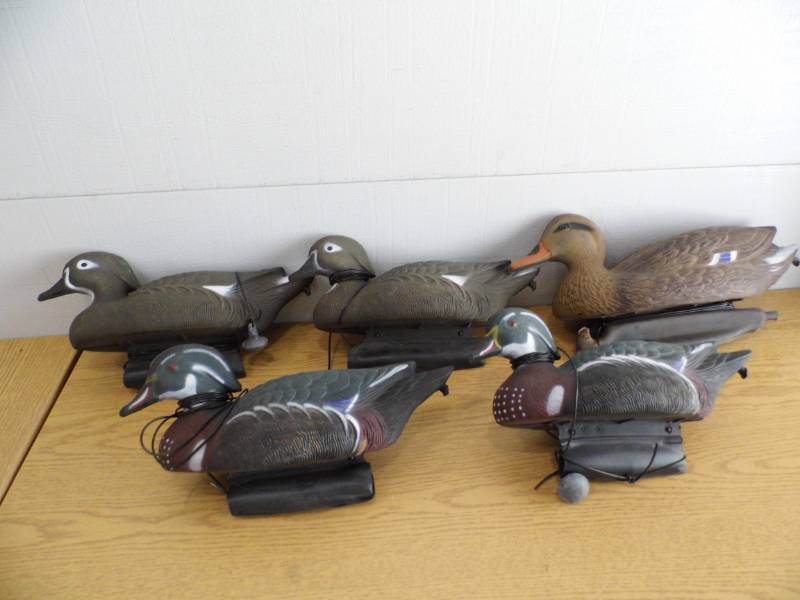 lot 59 image: Decoys