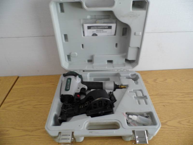 lot 61 image: MasterForce Coil Roofing Nailer