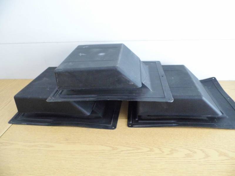 lot 71 image: Lot of 3 Black Roof Vents