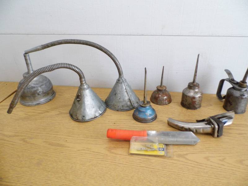 lot 94 image: Oil Cans