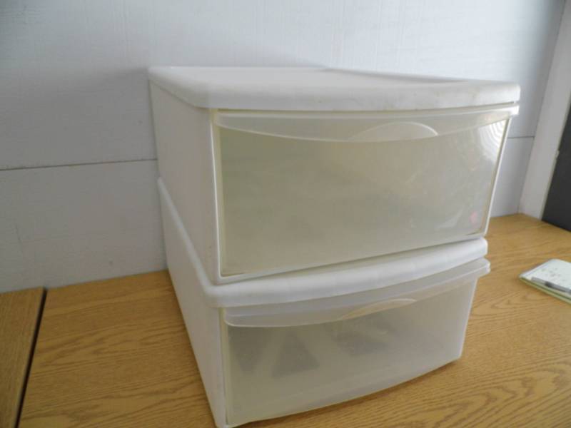 lot 95 image: Lot of 2 Single Drawer Organizers