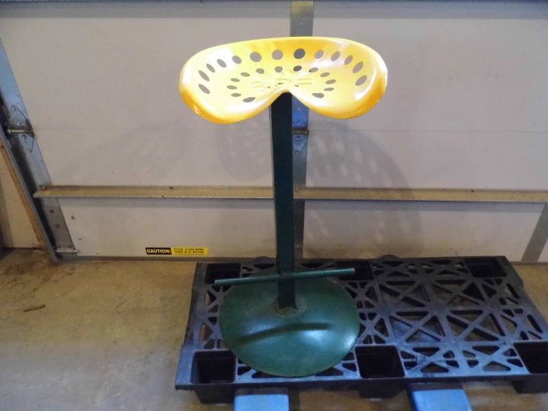 lot 107 image: Tractor Seat Stool
