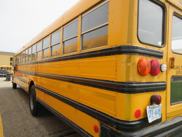 INTERNATIONAL SCHOOL BUS HANDICAP ACCESSIBLE WITH LIFT