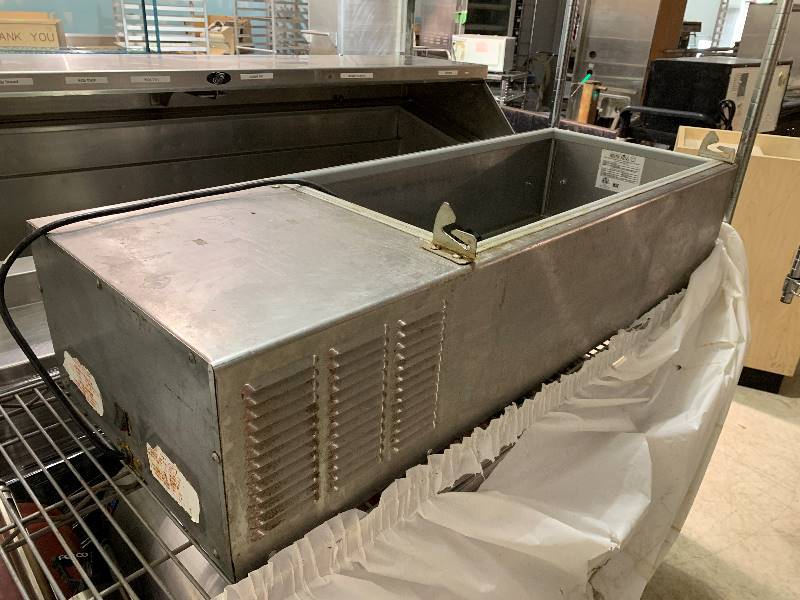 lot 16 image: Silver King Counter Top Prep TableRuns Cools
