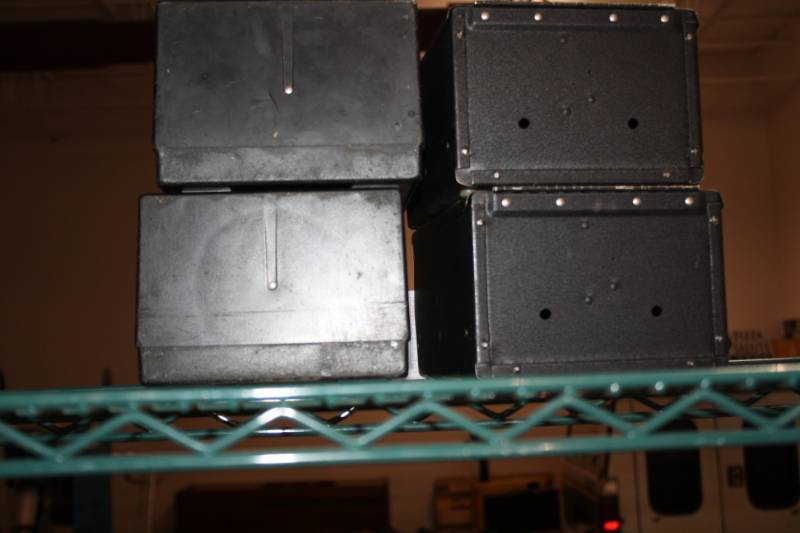 lot 128 image: Napin Dispensers
