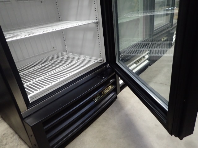 True Glass 1 Door Freezer, Model GDM-10F, 115V, Runs-Freezes