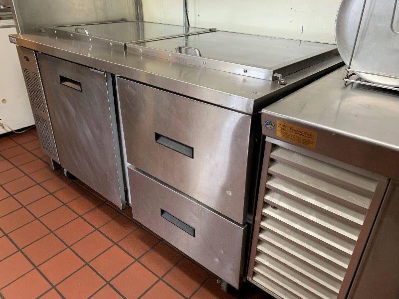 Randell Refrigerated Prep Table60X33X36 on Castersmod#-90406-7m 115 Voltswith Glass Tops -Runs Cools