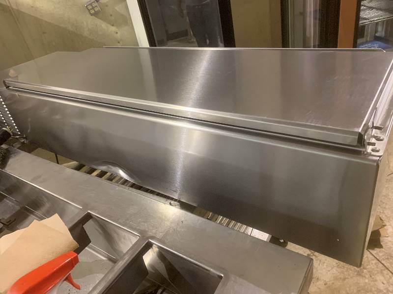 Silver King Countertop Topping Rail - Model SKPS12 - 115 Volts - 2.1 Amps - 57 x 16.5 x 10.5Scratch n Dent -Like NewRuns Cools