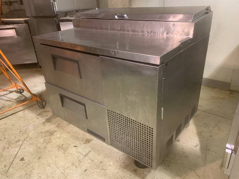 True 44 Refrigerated Prep Table with 2 Drawers mod#TPP-44D-2-115 Volts&nbspRuns CoolsNeeds Door Gasket