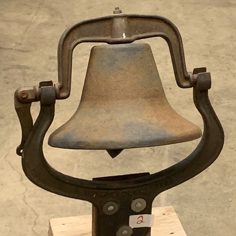 lot 2 image: Antique Cast Iron Bell