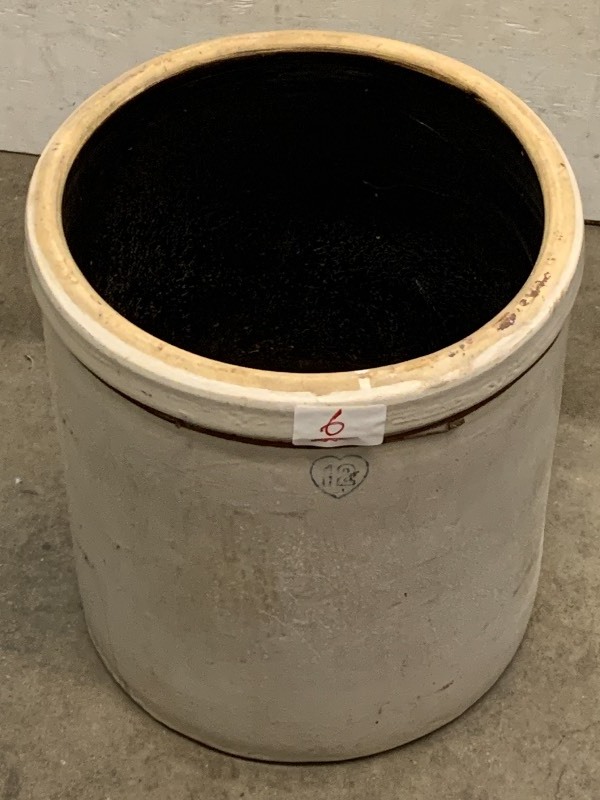 lot 6 image: Red Wing 12-Gallon Pot