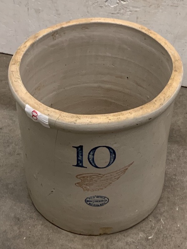 lot 8 image: Red Wing 10-Gallon Pot