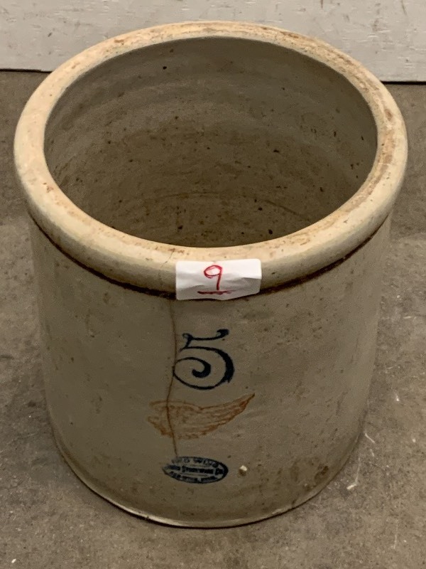lot 9 image: Red Wing 5-Gallon Pot