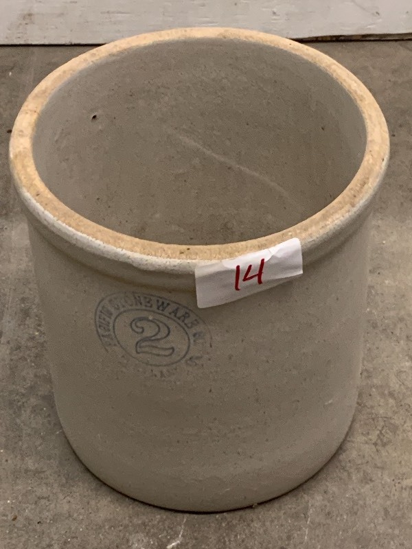 lot 14 image: Pacific Stoneware 2-Gallon Pot