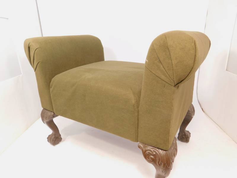 lot 82 image: Foot Stool