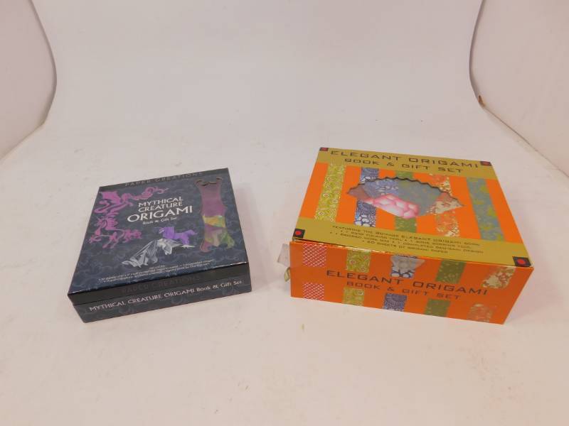 lot 84 image: 2 Origami Book & Gift Sets