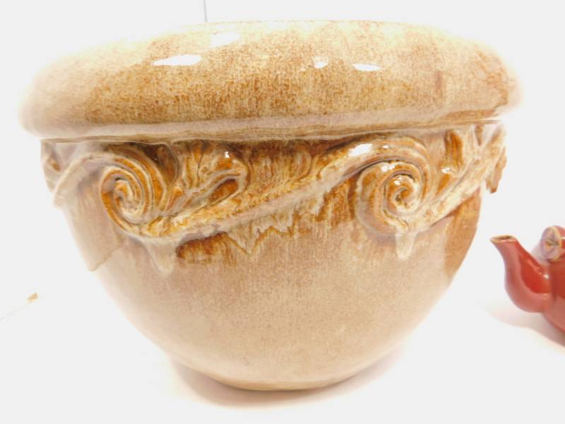 lot 85 image: Lot of Pottery Items
