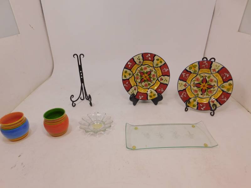 lot 90 image: Lot Of Decor
